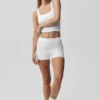 Pantalón corto de talle medio Alo Softsculpt de 2" — Blanco