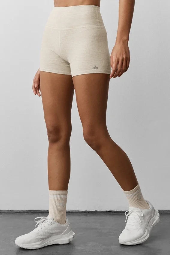 Pantalón corto High-Waist Alosoft de 3" — Color avena jaspeado