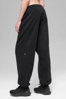 Pantalón de chándal «Retreat» de forro polar High-Waist — Negro