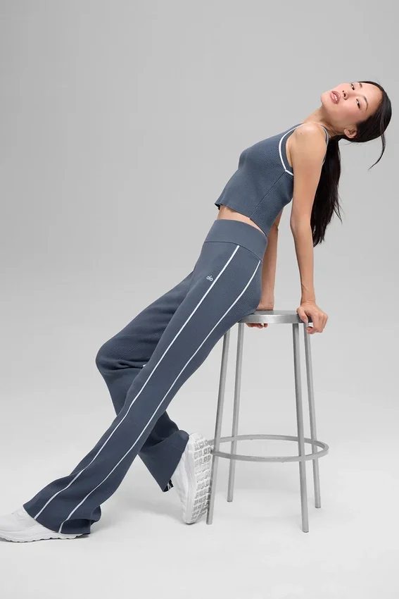 Pantalones acampanados de cintura alta de jerséu acanalado — Bluestone/Blanco
