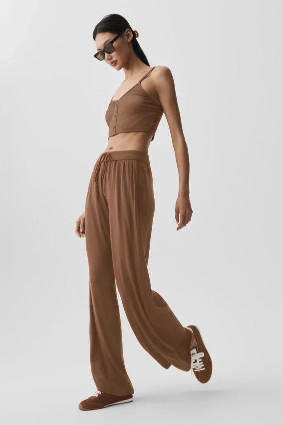 Pantalones acampanados de estilo lounge, delicados y semitransparentes - Marrón bronceado