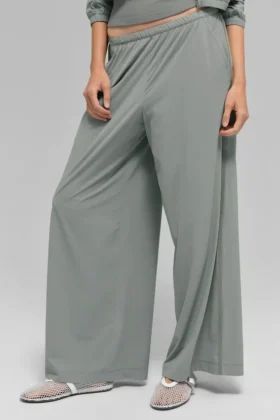 Pantalones Breezy de pierna ancha (corte regular) – Gris lunar