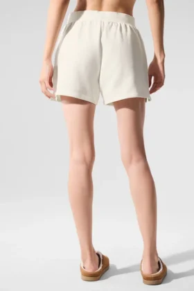 Pantalones cortos de chándal Low Key — Marfil