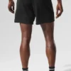 Pantalones cortos de felpa costera de 7" — Negro