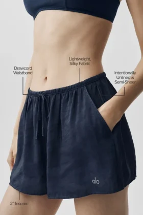 Pantalones cortos de talle medio «Golden Hour» semitransparentes – Azul marino