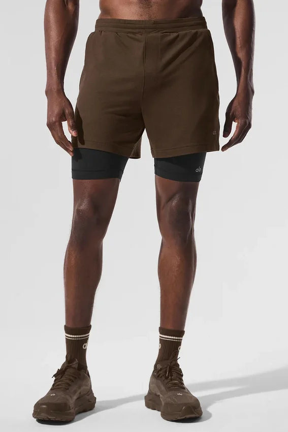 Pantalones cortos deportivos 2 en 1 Conquer React - Espresso/Negro