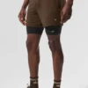 Pantalones cortos deportivos 2 en 1 Conquer React - Espresso/Negro