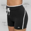 Pantalones cortos High-Waist «Race Pace» con estampado Airbrush de 4" - Negro/Blanco