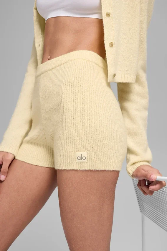 Pantalones cortos Noble de lana y cachemira con canalé - Amarillo candlelight