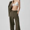 Pantalones «Cosmopolitan» de talle medio con botones a presión - Olive Tree