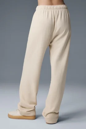 Pantalones de chándal Accolade de corte recto – Leche de avena