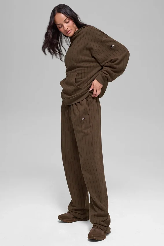 Pantalones de chándal de pierna recta con rayas finas - Rayas finas color espresso