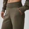 Pantalones de chándal Serenity de corte ancho - Olive Tree