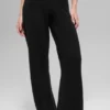 Pantalones High-Waist y pierna ancha «New Class» de lana y cachemira - Negro