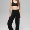 Pantalones High-Waist y pierna ancha «New Class» de lana y cachemira - Negro