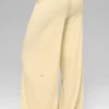 Pantalones rectos Dreamlight de talle medio — Amarillo Candlelight