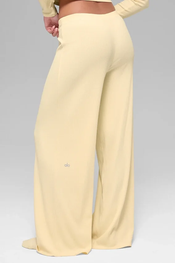 Pantalones rectos Dreamlight de talle medio — Amarillo Candlelight