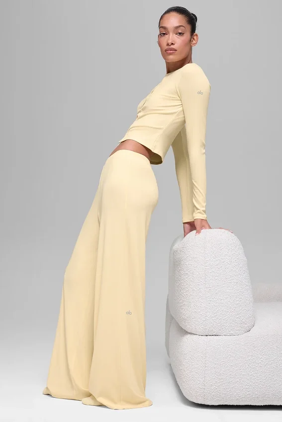 Pantalones rectos Dreamlight de talle medio — Amarillo Candlelight
