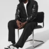 Selecciona la chaqueta bomber con capucha - Negra