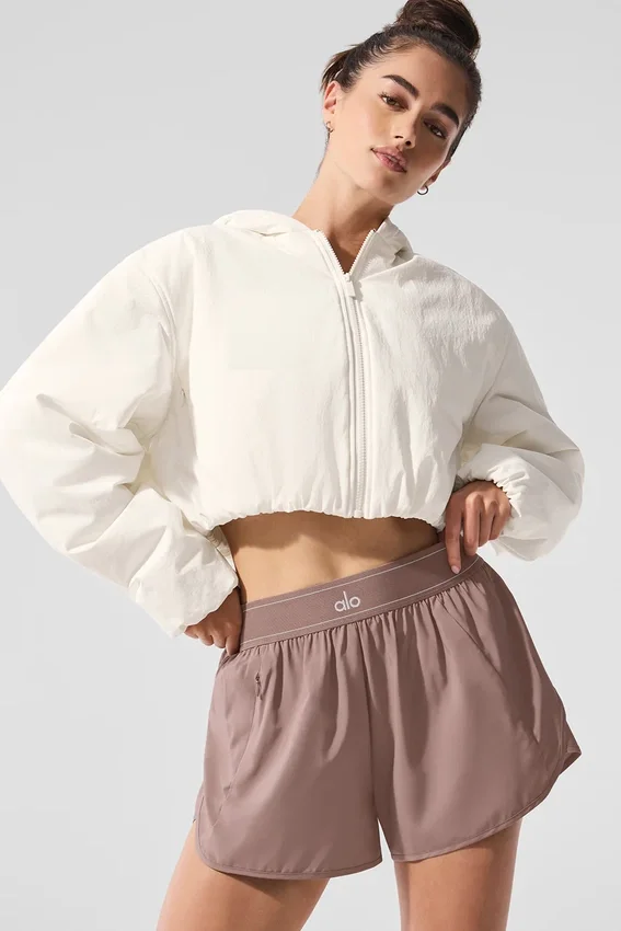 Sudadera con capucha y cremallera completa «Mountain Peak» de corte corto - Marfil