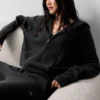Sudadera con capucha y cremallera completa «New Class» de lana y cachemira - Negro