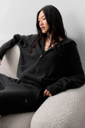 Sudadera con capucha y cremallera completa «New Class» de lana y cachemira - Negro