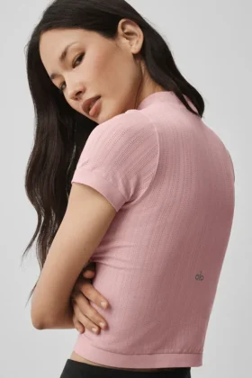 Top de manga corta con cuello alto sin costuras de punto Pointelle – Rosa vintage