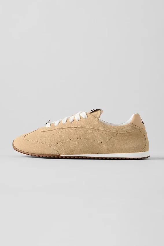 Zapatillas Alo Sunset + Jisoo - Crema caramelo