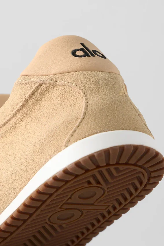 Zapatillas Alo Sunset + Jisoo - Crema caramelo